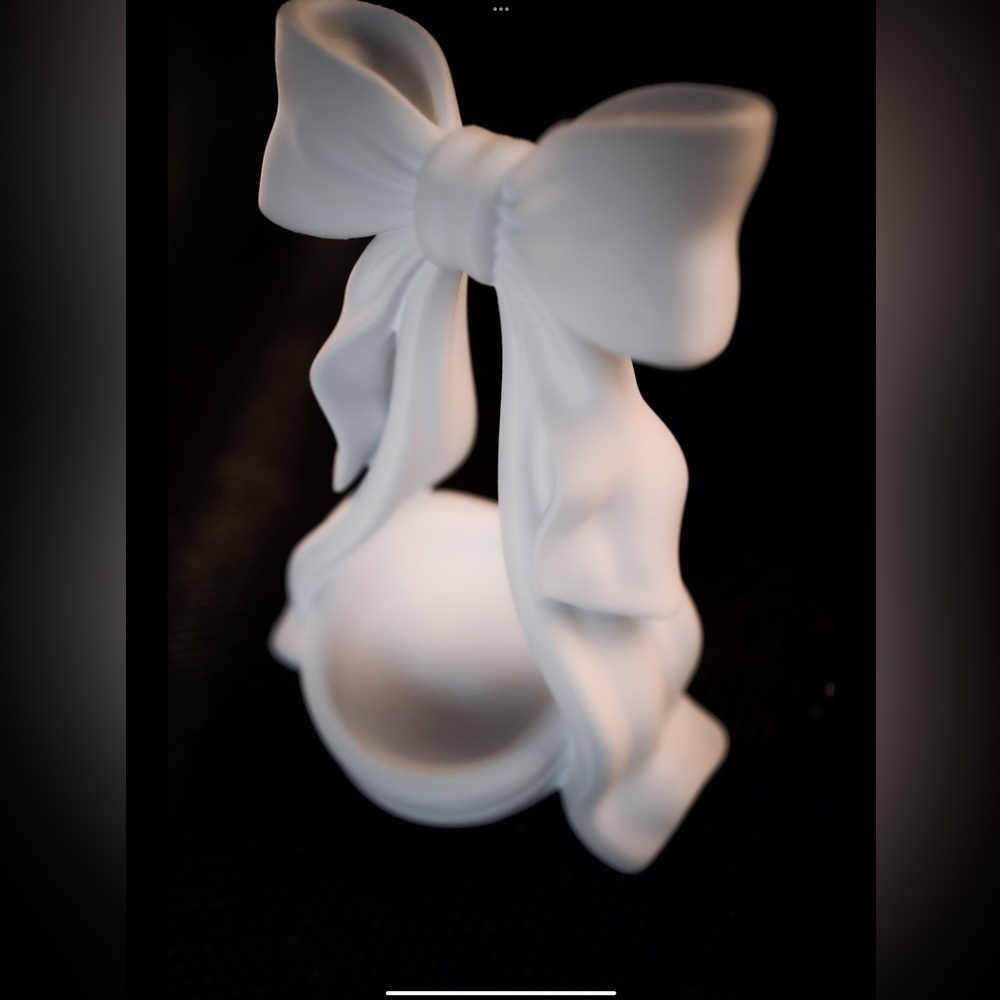 3D Printed Chic Bow Jewelry Holder - Picture 3 of 3